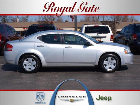 Bright Silver Metallic Dodge Avenger SE.  Click to enlarge.