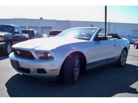 Brilliant Silver Metallic Ford Mustang V6 Premium Convertible.  Click to enlarge.