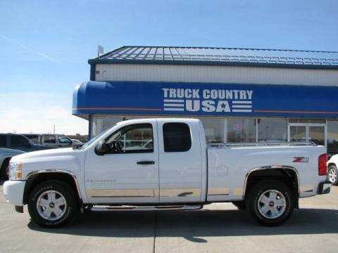 Summit White Chevrolet Silverado 1500 LT Extended Cab 4x4.  Click to enlarge.