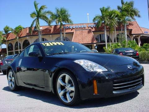 Magnetic Black Pearl Nissan 350Z Coupe.  Click to enlarge.