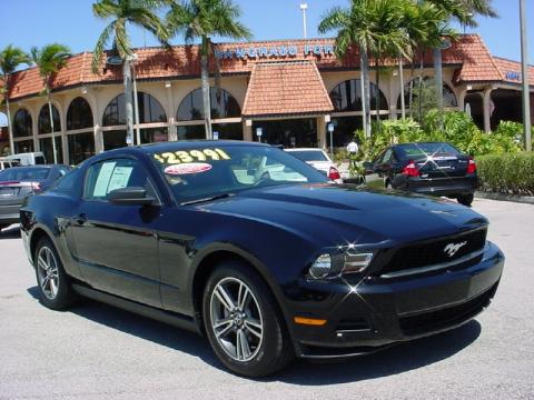 Black Ford Mustang V6 Premium Coupe.  Click to enlarge.