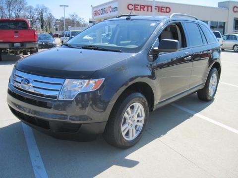 Carbon Metallic Ford Edge SE.  Click to enlarge.