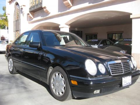 Black Mercedes-Benz E 320 Sedan.  Click to enlarge.
