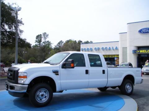 Oxford White Ford F250 Super Duty XL Crew Cab 4x4.  Click to enlarge.