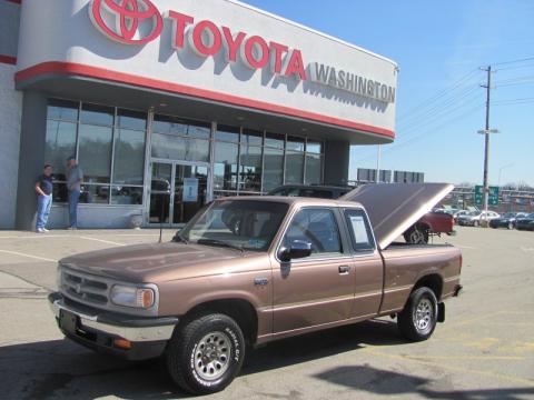 Medium Mocha Metallic Mazda B-Series Truck B4000 LE Extended Cab.  Click to enlarge.