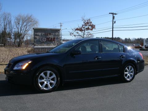 Majestic Blue Metallic Nissan Maxima 3.5 SL.  Click to enlarge.