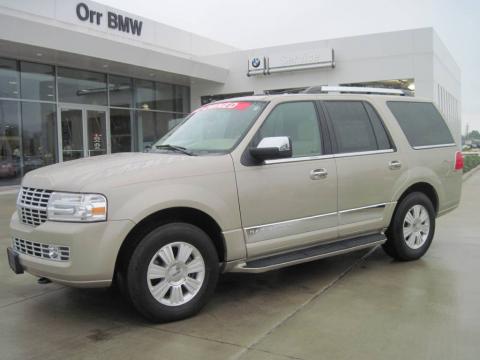Light French Silk Metallic Lincoln Navigator Luxury 4x4.  Click to enlarge.