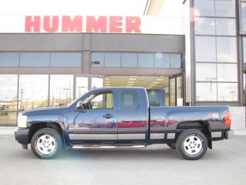 Dark Blue Metallic Chevrolet Silverado 1500 LT Extended Cab 4x4.  Click to enlarge.