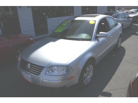 Reflex Silver Metallic Volkswagen Passat GLX 4Motion Sedan.  Click to enlarge.