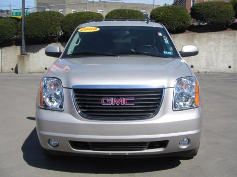Silver Birch Metallic GMC Yukon SLT 4x4.  Click to enlarge.