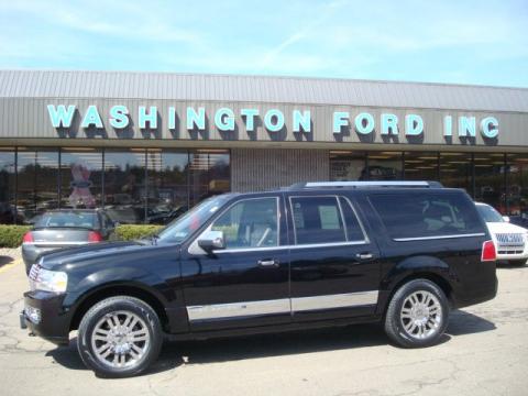 Black Lincoln Navigator L Luxury 4x4.  Click to enlarge.