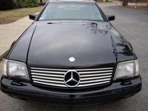 Black Mercedes-Benz SL 500 Roadster.  Click to enlarge.