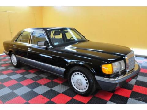Black Mercedes-Benz S Class 300 SE Sedan.  Click to enlarge.