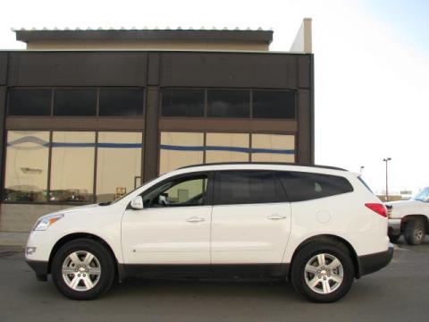Summit White Chevrolet Traverse LT AWD.  Click to enlarge.