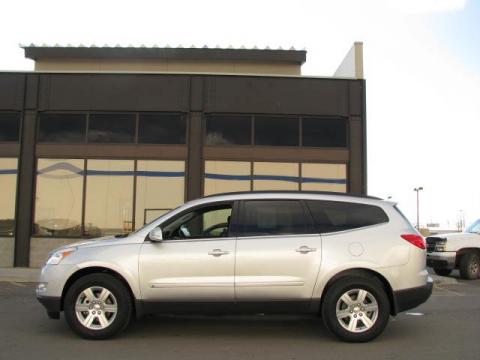 Silver Ice Metallic Chevrolet Traverse LT AWD.  Click to enlarge.
