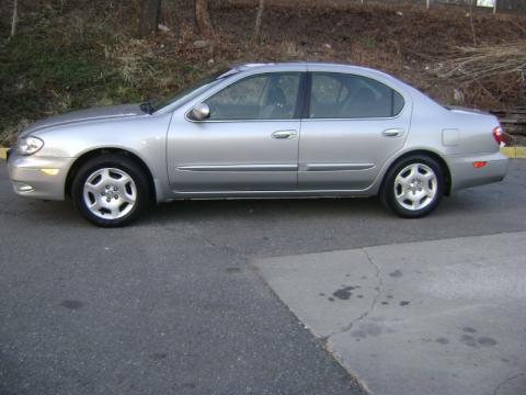 Titanium Metallic Infiniti I 30 Sedan.  Click to enlarge.