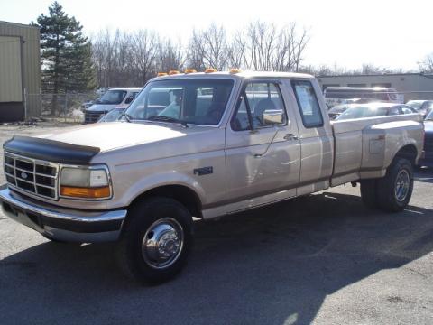 Light Prarrie Tan Metallic Ford F350 XLT Extended Cab Dually.  Click to enlarge.