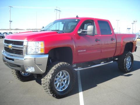 Victory Red Chevrolet Silverado 2500HD LT Crew Cab 4x4.  Click to enlarge.