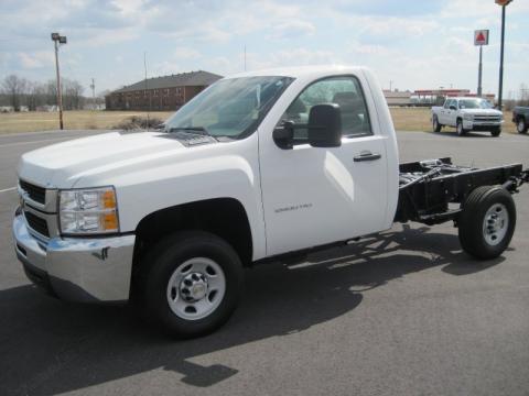 Summit White Chevrolet Silverado 2500HD Regular Cab Chassis.  Click to enlarge.