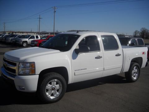 Summit White Chevrolet Silverado 1500 LT Crew Cab 4x4.  Click to enlarge.