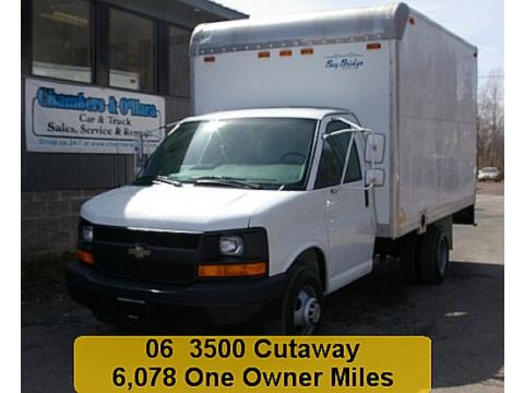 Summit White Chevrolet Express 3500 Cutaway Moving Van.  Click to enlarge.