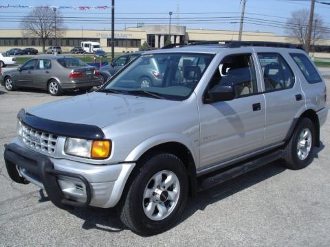 Bright Silver Metallic Isuzu Rodeo LS 4WD.  Click to enlarge.