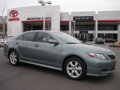 Aloe Green Metallic Toyota Camry SE.  Click to enlarge.