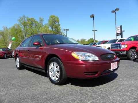 Merlot Pearl Clearcoat Ford Taurus SEL.  Click to enlarge.