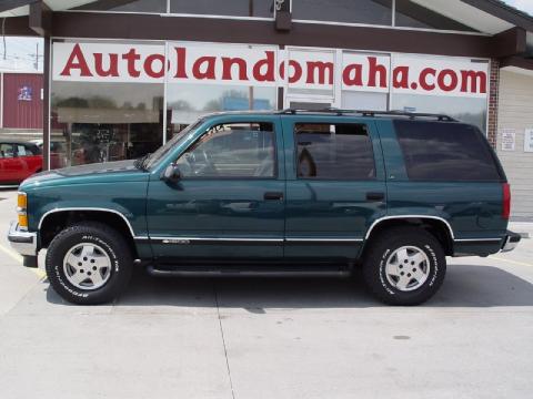 Emerald Green Metallic Chevrolet Tahoe LS 4x4.  Click to enlarge.