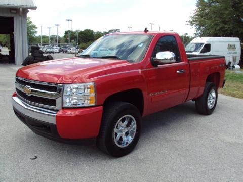 Victory Red Chevrolet Silverado 1500 LT Regular Cab 4x4.  Click to enlarge.
