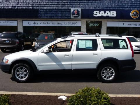 Ice White Volvo XC70 AWD Cross Country.  Click to enlarge.