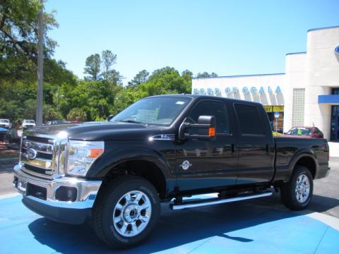 Tuxedo Black Metallic Ford F250 Super Duty Lariat Crew Cab 4x4.  Click to enlarge.
