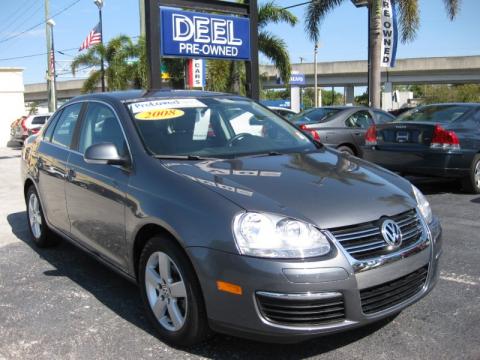 Platinum Grey Metallic Volkswagen Jetta SE Sedan.  Click to enlarge.