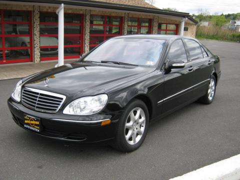 Black Mercedes-Benz S 500 4Matic Sedan.  Click to enlarge.