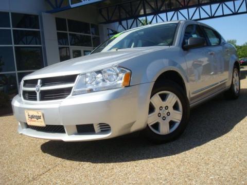 Bright Silver Metallic Dodge Avenger SE.  Click to enlarge.