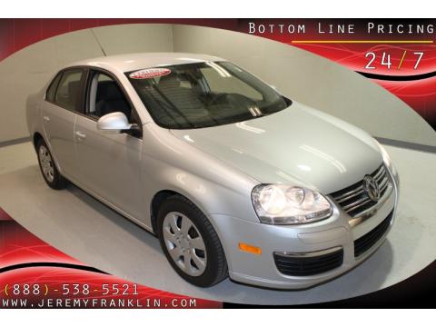 Reflex Silver Metallic Volkswagen Jetta 2.5 Sedan.  Click to enlarge.