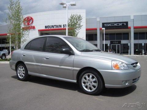 Diamond Silver Kia Rio Sedan.  Click to enlarge.