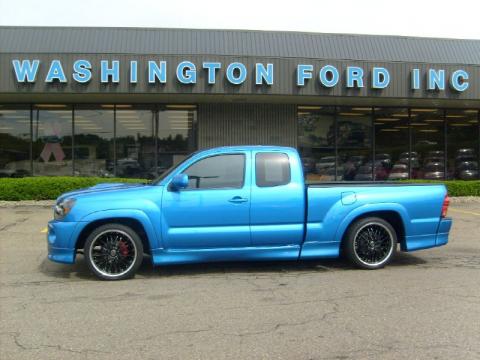 Speedway Blue Toyota Tacoma X-Runner.  Click to enlarge.