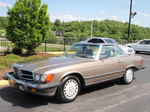 Light Beige Metallic Mercedes-Benz SL Class 560 SL Roadster.  Click to enlarge.