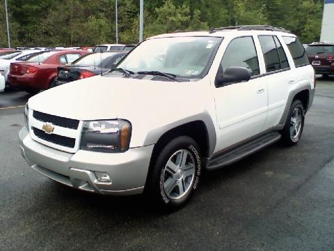 Summit White Chevrolet TrailBlazer LT 4x4.  Click to enlarge.