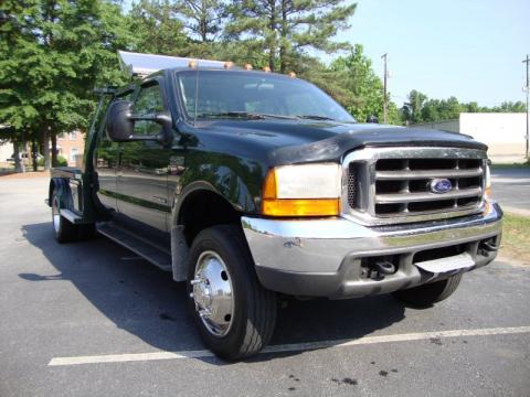 Woodland Green Metallic Ford F450 Super Duty Lariat Crew Cab Chassis 5th Wheel.  Click to enlarge.