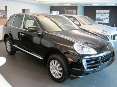 Black Porsche Cayenne Tiptronic.  Click to enlarge.