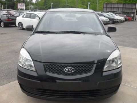 Black Kia Rio LX Sedan.  Click to enlarge.