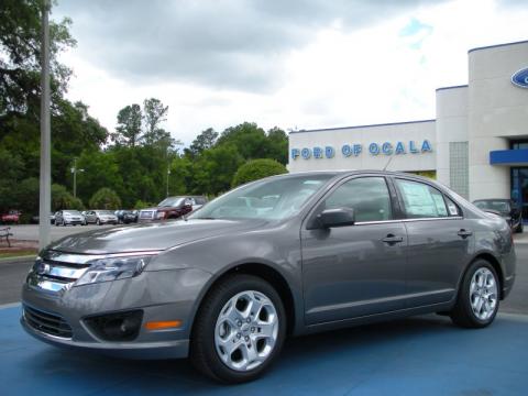 Sterling Grey Metallic Ford Fusion SE.  Click to enlarge.