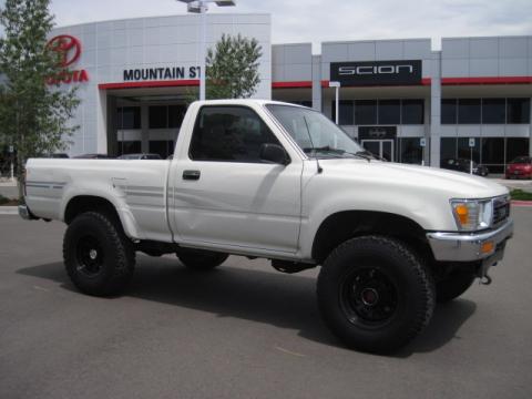 White Toyota Pickup Deluxe Regular Cab 4x4.  Click to enlarge.