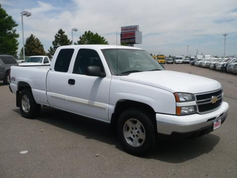 Summit White Chevrolet Silverado 1500 LS Extended Cab 4x4.  Click to enlarge.