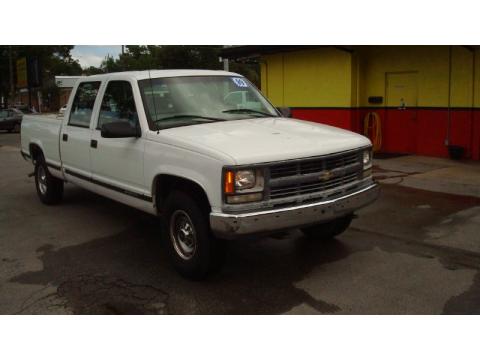 Summit White Chevrolet Silverado 2500 Crew Cab.  Click to enlarge.