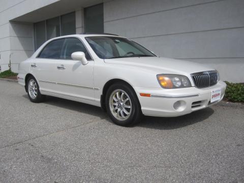 Ivory Pearl Hyundai XG300 Sedan.  Click to enlarge.