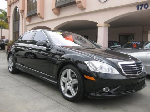 Black Mercedes-Benz S 550 Sedan.  Click to enlarge.