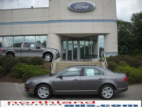 Sterling Grey Metallic Ford Fusion SE.  Click to enlarge.